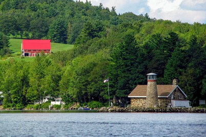 Waterfront Home w/ Access to Lake Anasagunticook!
