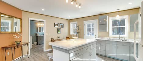 House (2 Bedrooms) | Interior