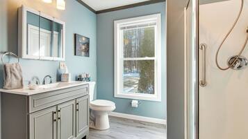 House (2 Bedrooms) | Interior