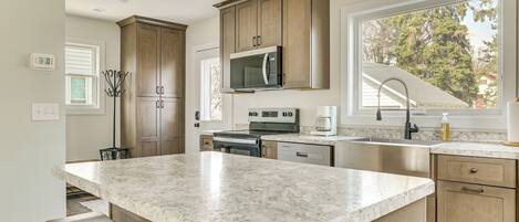 House (2 Bedrooms) | Interior