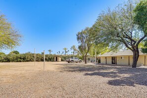 House (2 Bedrooms) | Interior - Shop & Dine! Getaway 3 Mi to Old Town Scottsdale (Scottsdale)