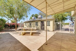 Interior - Shop & Dine! Getaway 3 Mi to Old Town Scottsdale (Scottsdale)