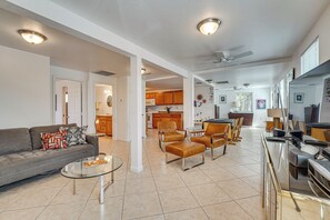 House (2 Bedrooms) | Interior - Shop & Dine! Getaway 3 Mi to Old Town Scottsdale (Scottsdale)