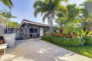 Interior - Steps to Beach & Icw: Pompano Beach Villa Unit (Pompano Beach)