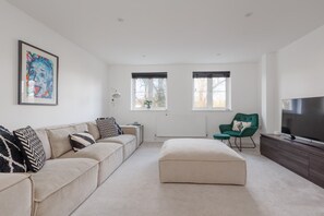 TV - The Hideaway - Close to the beach, town and the BIC (Dorset)