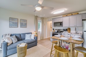 Apartment (1 Bedroom) | Interior - Steps to Ocean! Family Gulf Shores Escape w/ Patio (Gulf Shores)