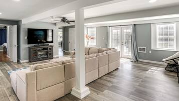 House (4 Bedrooms) | Interior