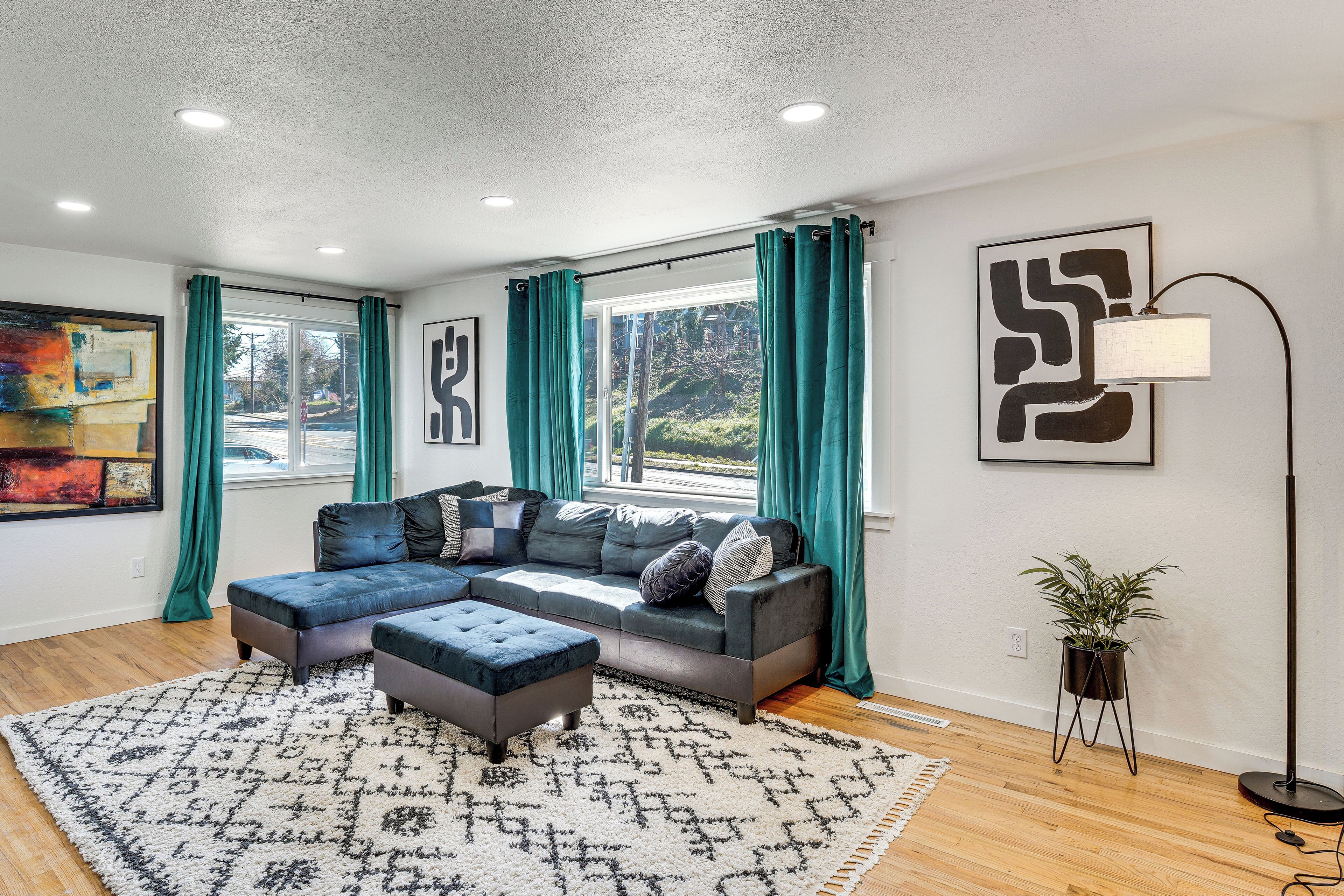 House (3 Bedrooms) | Interior