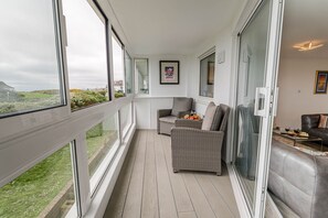 Terrace/patio - Shoreline Suite - Beach and seaviews from a private balcony (Bournemouth)