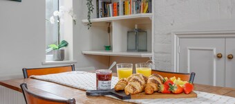 The Blue House - Explore beautiful Lymington and New Forest