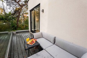 Terrace/patio - Aurora`s Abode - Close to Ashley Cross with balcony (Dorset)