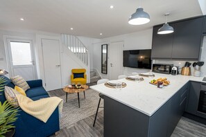 Interior - Tower Hide - 1 bed with parking (Boscombe)