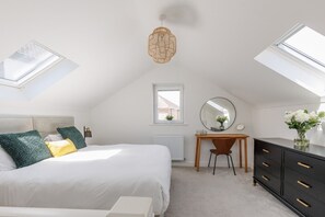 1 chambre, bureau, fer et planche à repasser, Wi-Fi