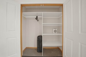 Interior - Scenic Risdon Retreat | Deck, Views & Nature Trail (Risdon)