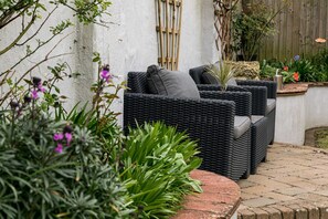 Terrace/patio - Sarnia Retreat - Open plan living area & garden close to Poole Quay (Poole)