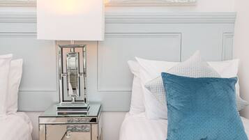 Desk, iron/ironing board, WiFi, bed sheets