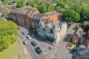 Exterior - Le Chambre d’Isabel - Close to shops, bars and places to eat & the beach (Dorset)