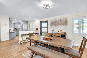 Dining - 🐬Single Family Home☀Private Pool🐶Dogs Welcome🌞Sunset Dreams (St. Pete Beach)