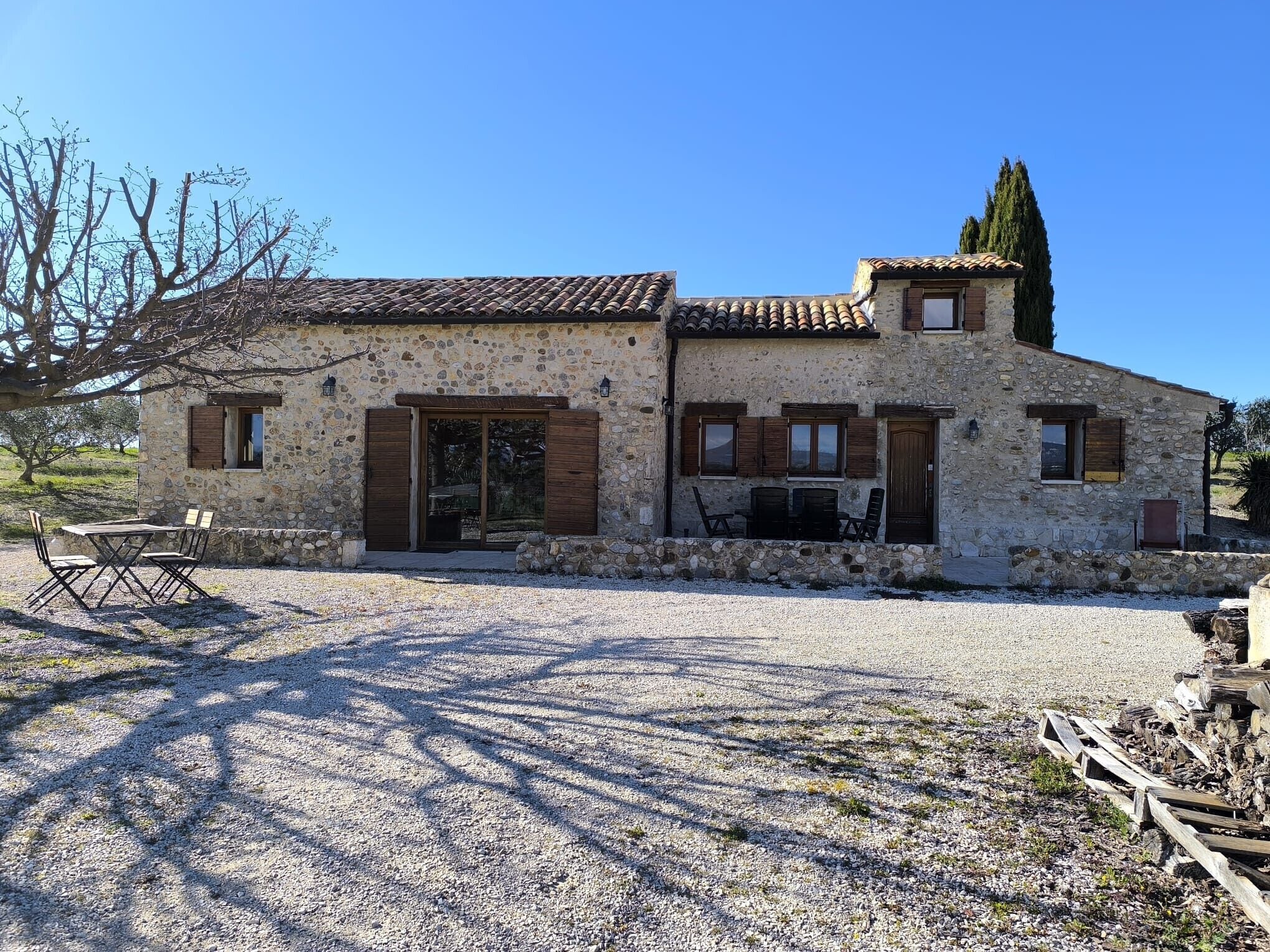 المنشأة من الخارج