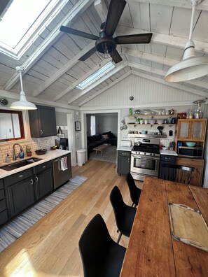 Microwave, oven, stovetop, dishwasher