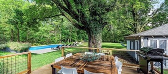 The Nordic cottage, huge modern pool, hot tub.
