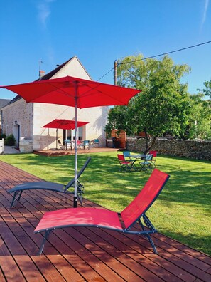 Outdoor dining - Vrbo Property (Chambourg-sur-Indre)