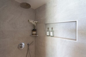 Bathroom - LUXURY 5 BDR.  OCEAN VIEW.HEATED POOL. FAMILY AND FRIENDS (Cul-de-Sac)