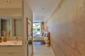 Interior - LUXURY 5 BDR.  OCEAN VIEW.HEATED POOL. FAMILY AND FRIENDS (Cul-de-Sac)