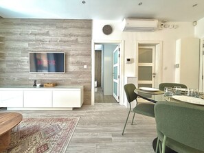 Dining - Eight Point Living SL12 - Sliema (Sliema)