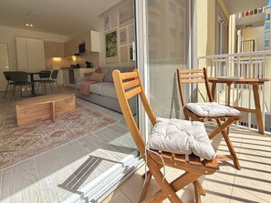 Smart TV, offices - Eight Point Living SL12 - Sliema (Sliema)