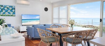 St Helen's-Absolute Beach Front, off peak special!