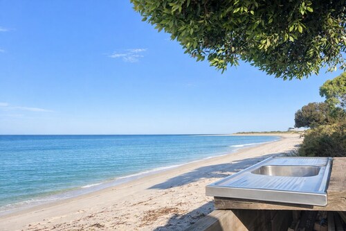 St Helen's-Absolute Beach Front, off peak special!