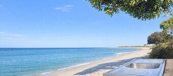 St Helen's-Absolute Beach Front, off peak special!