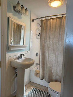 Bathroom - Wake Up to Estuary Views-Beach Plum Cottage (Ogunquit)