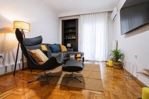 Living area - D-Suites - Aristotelous Square Superior Apartment, Thessaloniki Centre (Thessaloniki)