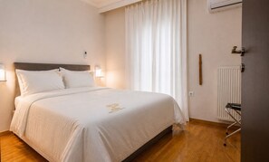WiFi, bed sheets - D-Suites - Aristotelous Square Superior Apartment, Thessaloniki Centre (Thessaloniki)