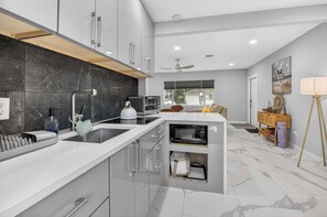 Private kitchen - Marina Row 4 Beach, Shops (Delray Beach)