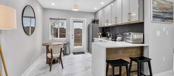 Marina Row 4 Beach, Shops