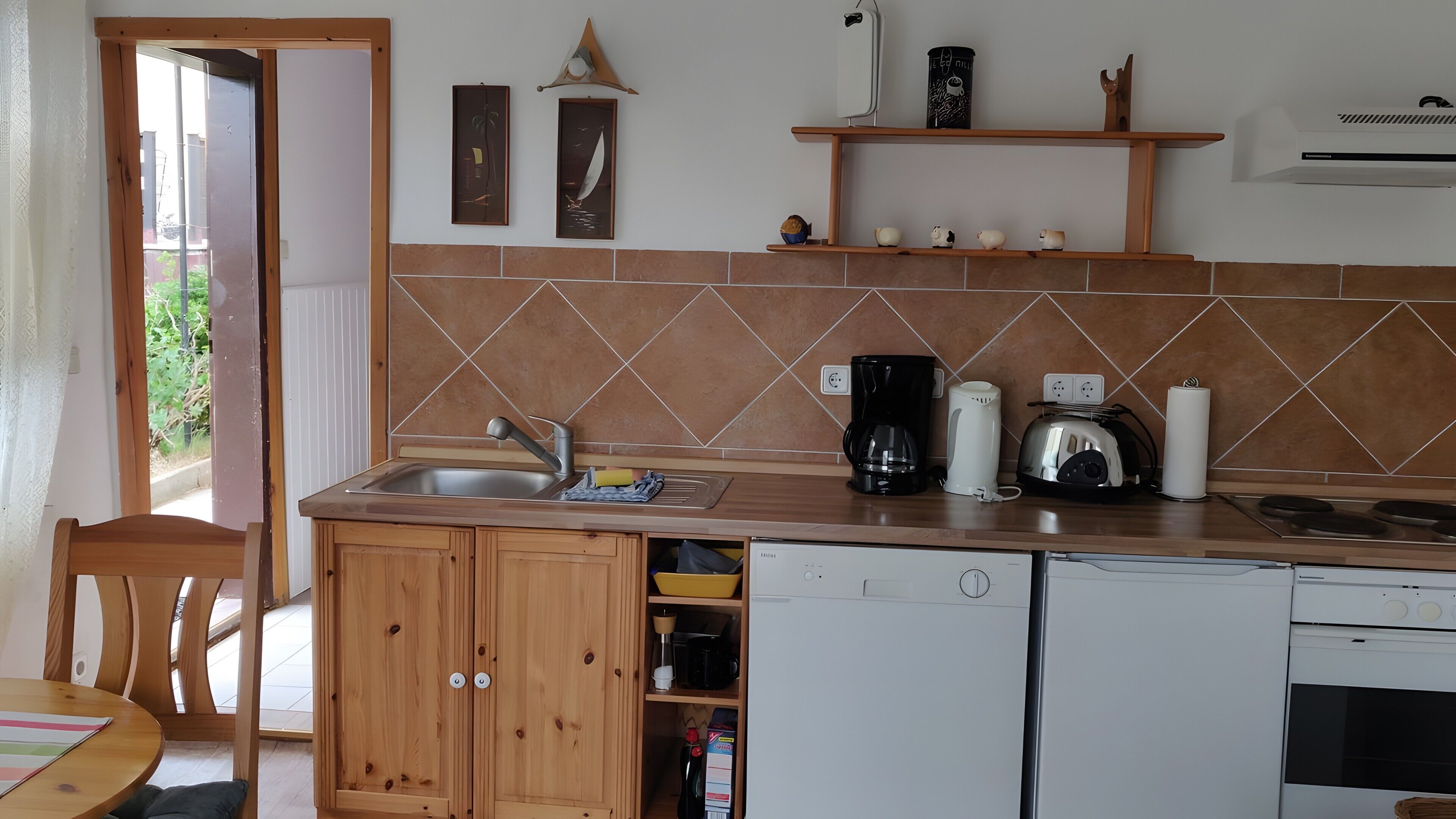 Kühlschrank, Ofen, Herdplatte, Geschirrspüler