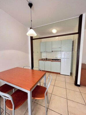 Appartamento, 2 camere da letto, terrazzo, vista oceano | Sala da pranzo