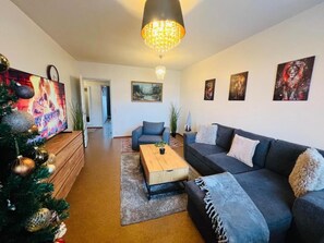 Living area - Fabulous 1-bedroom condo in cozy Rovaniemi perfect for your stay (Rovaniemi)
