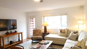 Townhome, 3 Bedrooms | Living area