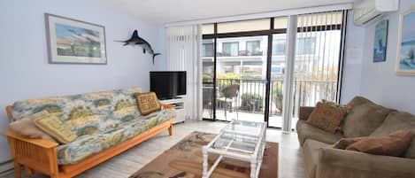 Condo, 1 Bedroom | Living area