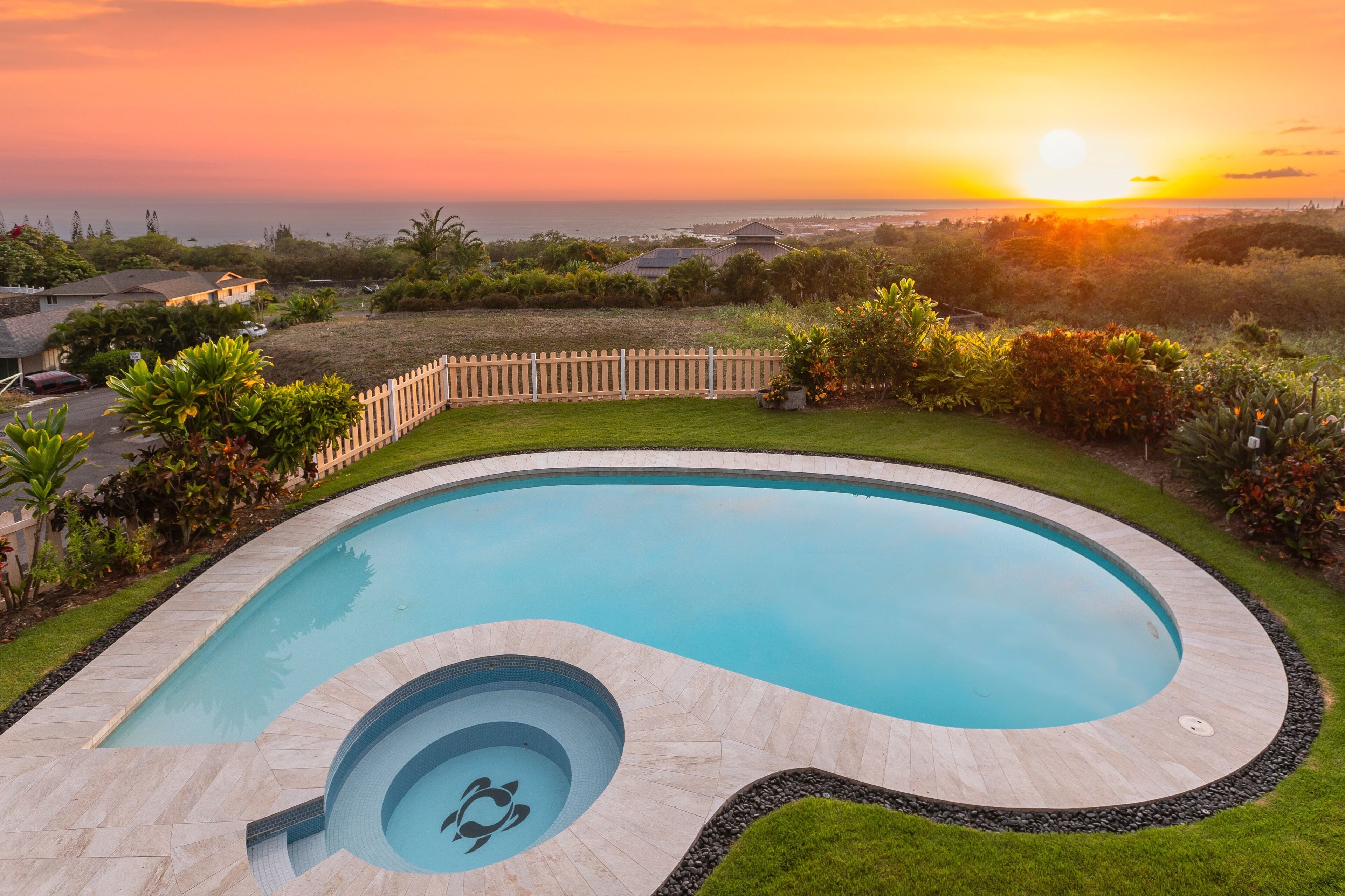 House, 4 Bedrooms | Pool