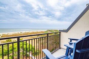 Property grounds - Oceanfront Penthouse w/ Outdoor Balconies, Community Pool, Beach Access, Playground & Kid's Pool (Isle of Palms)