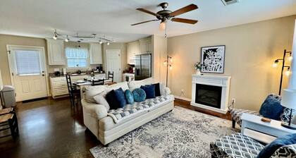Cozy Corner Cottage Bentonville