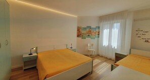 อพาร์ทเมนท์, 2 ห้องนอน, ระเบียง, วิวทะเล | 2 ห้องนอน