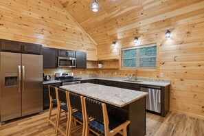 Fridge, microwave, oven, stovetop - Dolly's Cabin 1010: 2 BD Across from Dollywood | Includes 1 Free Tkt (Pigeon Forge)