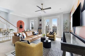 TV, offices - Luxury Home • Sleeps 12+ • Near Broadway • 9 Beds! (Nashville)