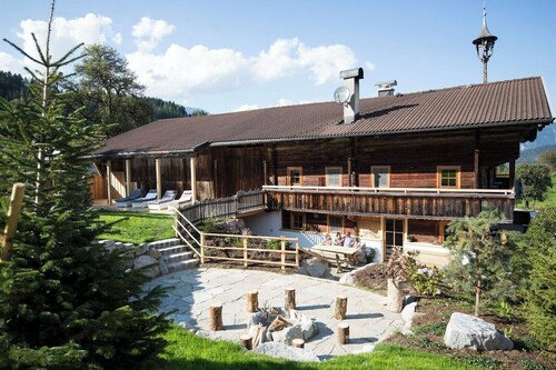 Exklusives Chalet mit Sauna, riesigem Garten + Whirlpool